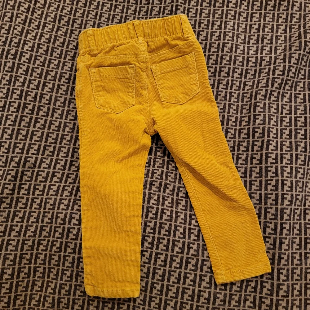 Old Navy Cords Corduroy mustard yellow 2t boys or girls gender neutral